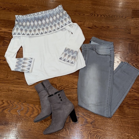 Black House White Market Off the Shoulder Sweater - Picture 7 of 8